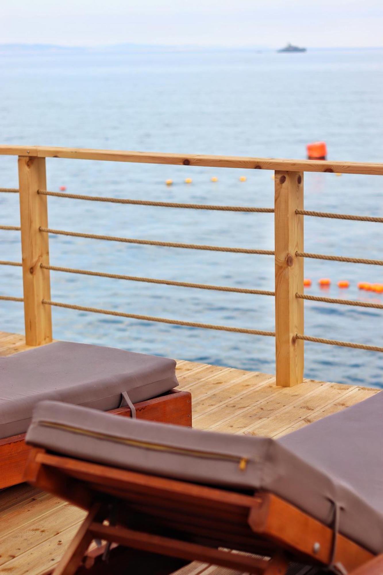 Golden Beach Suites Sarandë Exterior foto